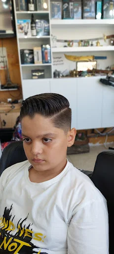 پیرایش و آرایشگاه VIP پدر ژپتو