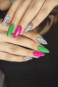 سالن تخصصی ناخن آرتی