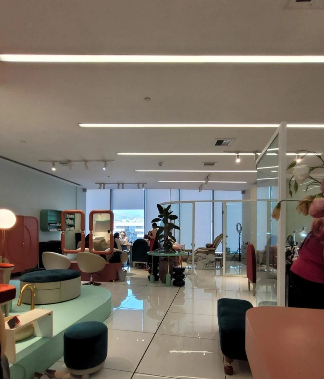 سالن ناخن وزیبایی سپیده - آموزشگاه آرایشگری در تهران - تصویر 3