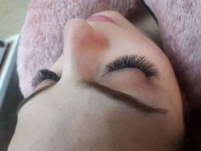 اکستنشن کار مژه روسی
