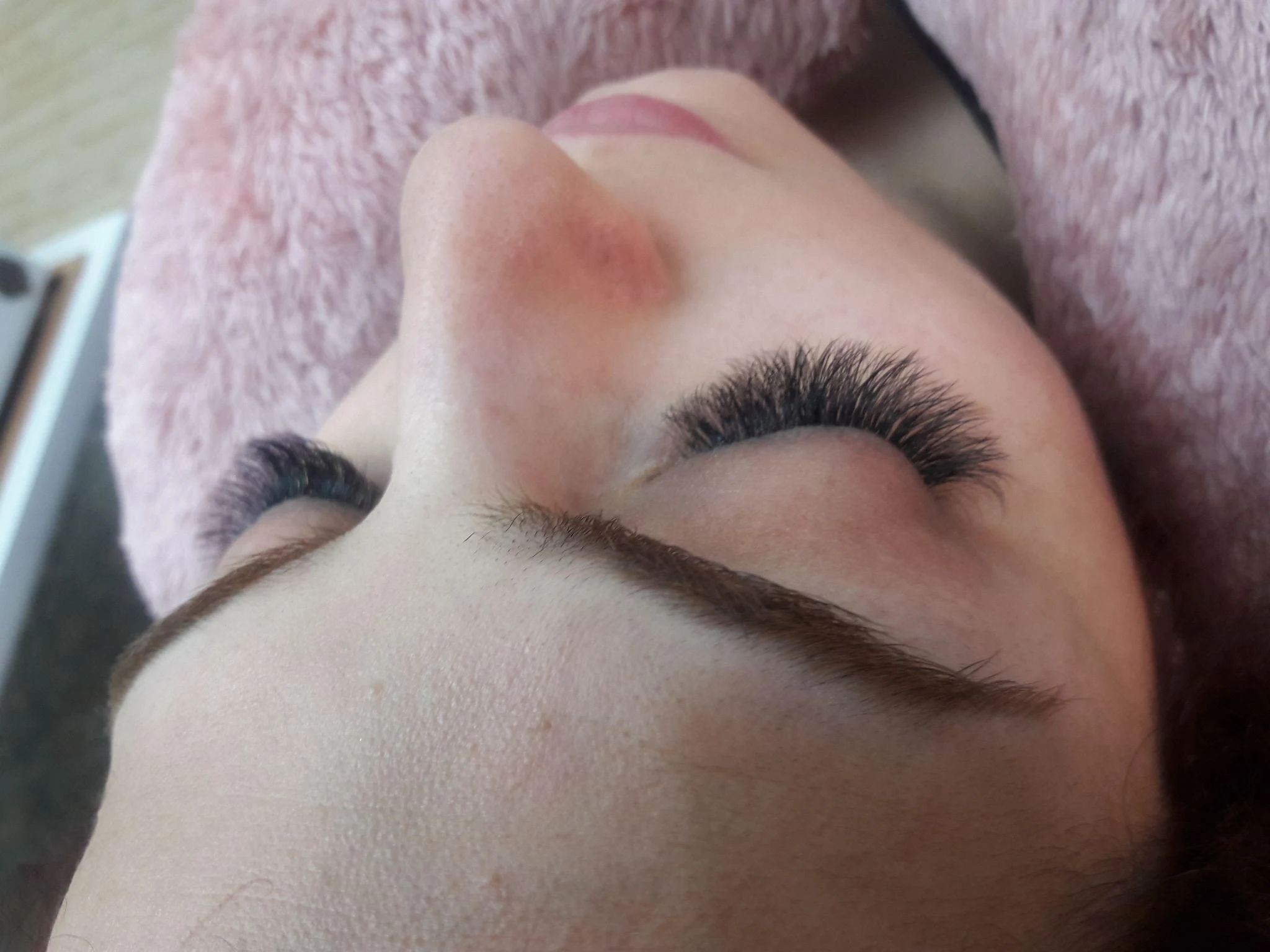 اکستنشن کار مژه روسی
