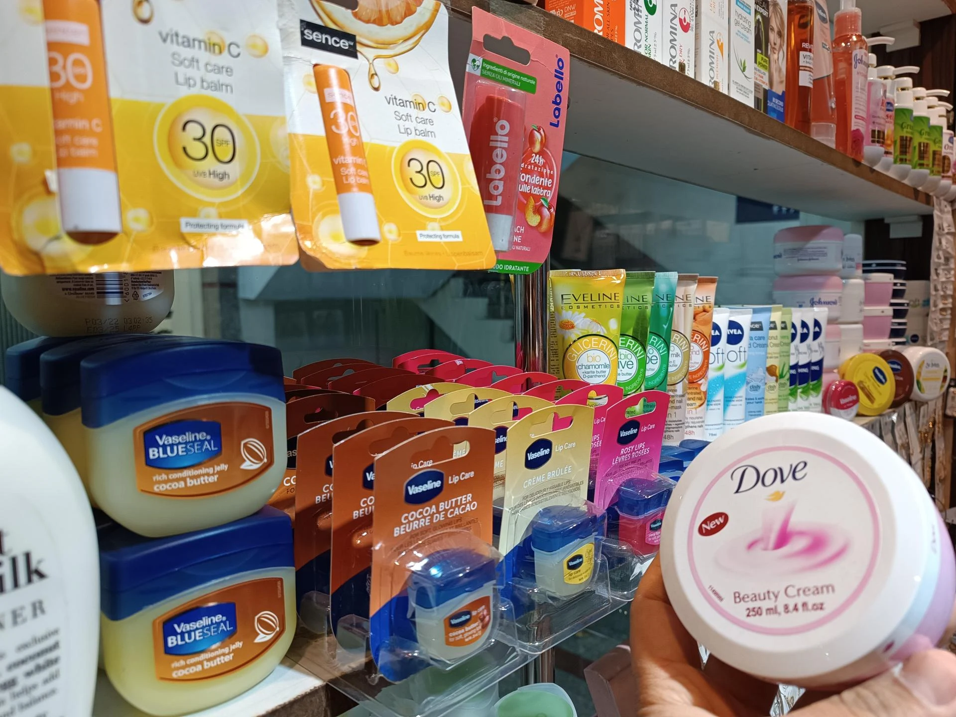 گالری آرایشی بهداشتی ماه رو - تصویر 2