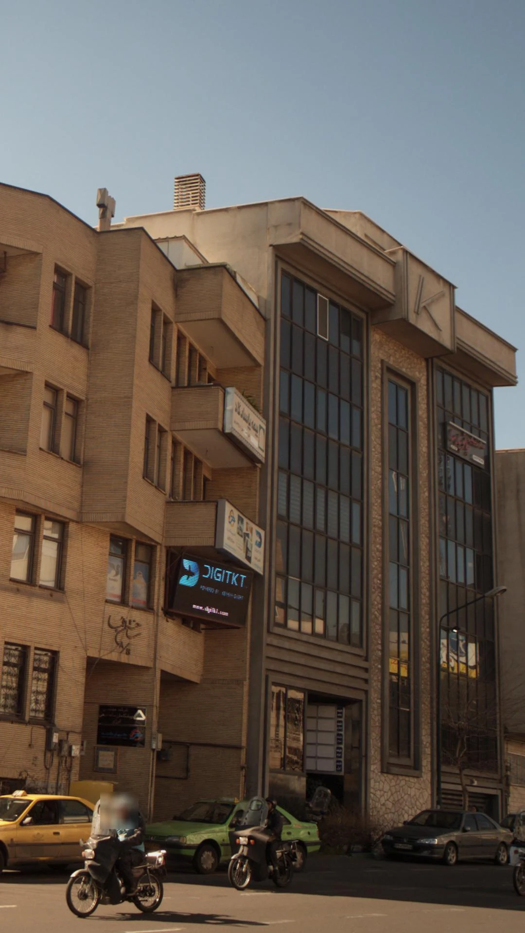 بیمه پاسارگاد ۱۸۸۱ - بیمه در تهران - تصویر 2
