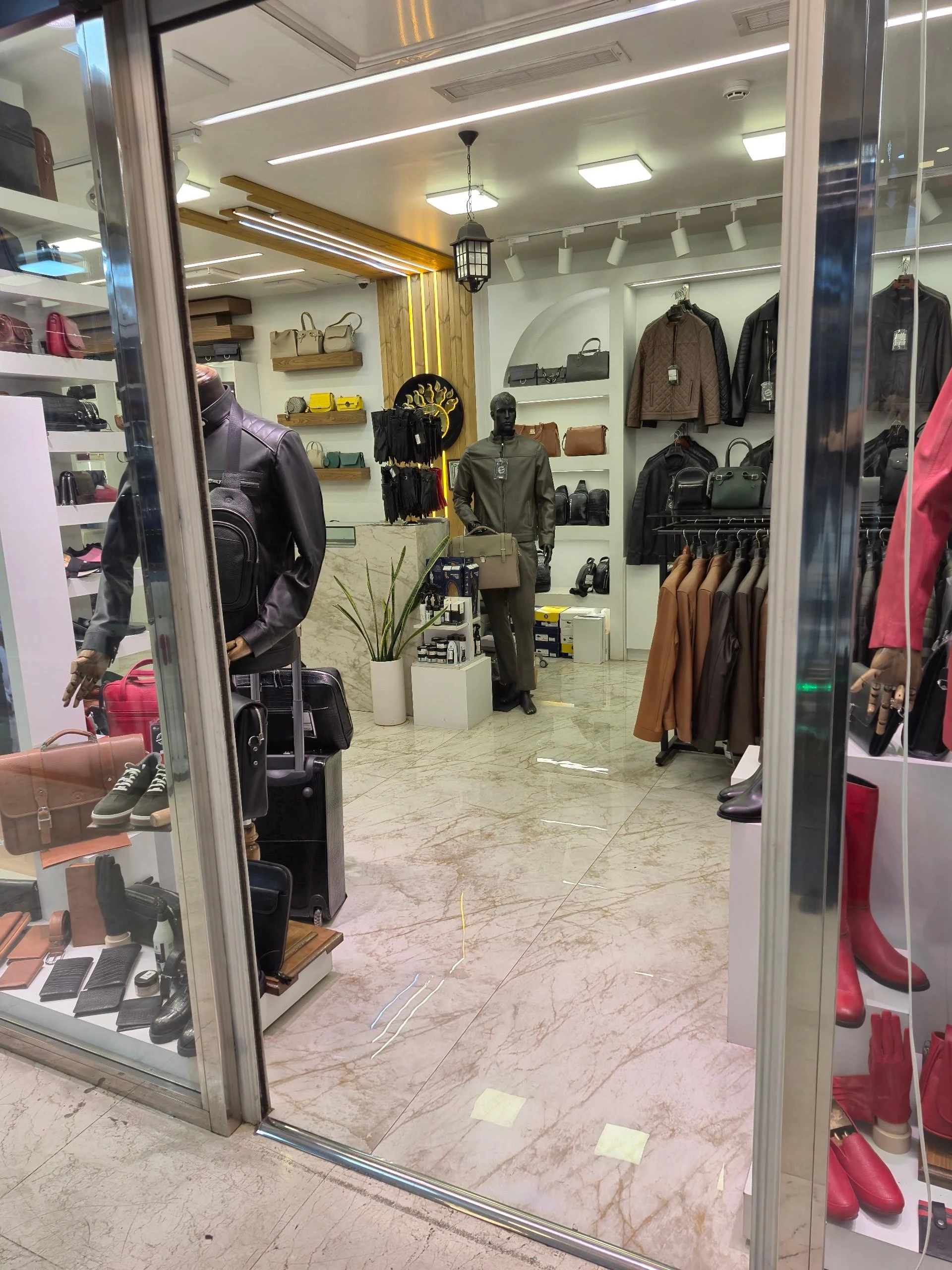 فروشگاه چرم نگار