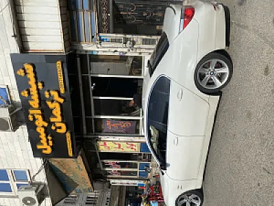 شیشه اتومبیل ترکمان
