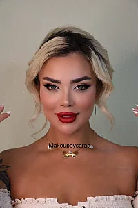 خدمات تخصصی میکاپ سارا