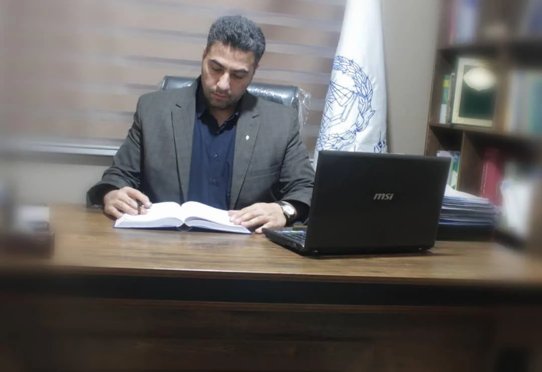 وکیل پایه یک دادگستری حسین فرحزادی