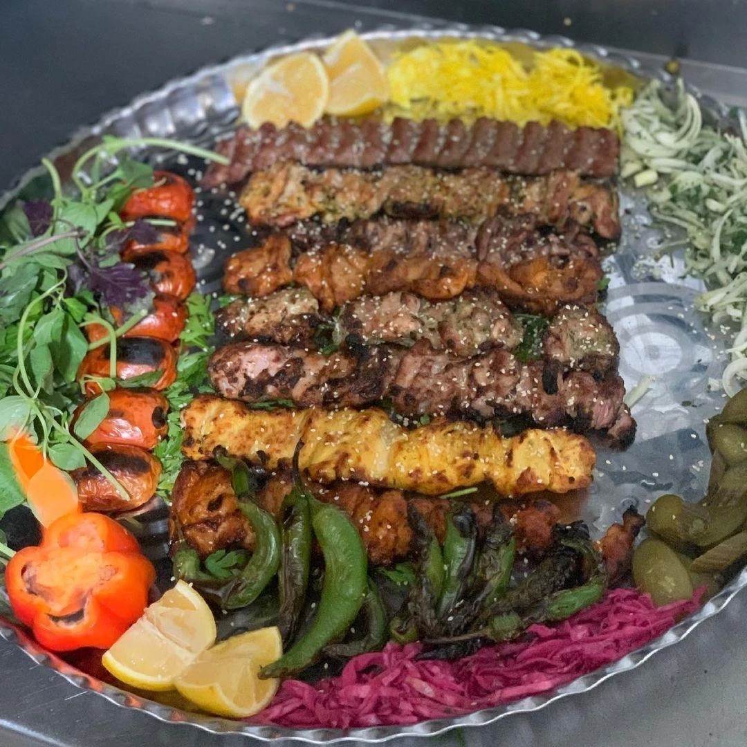 باغ رستوران سنتی تخت جمشید