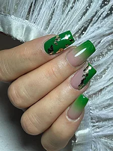لیلی راد ناخنکار