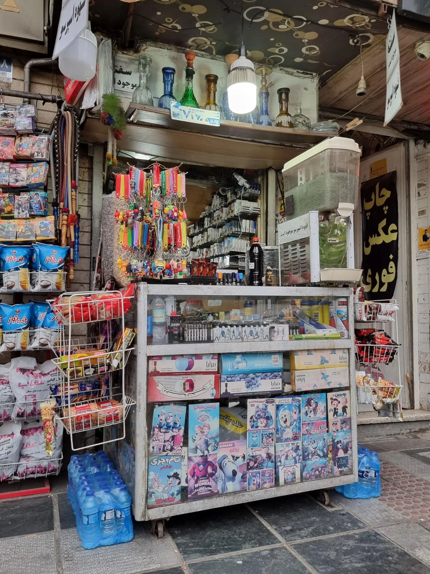 کیوسک روزنامه فروشی تقیلو - خواربار و بقالی در تهران - تصویر 2
