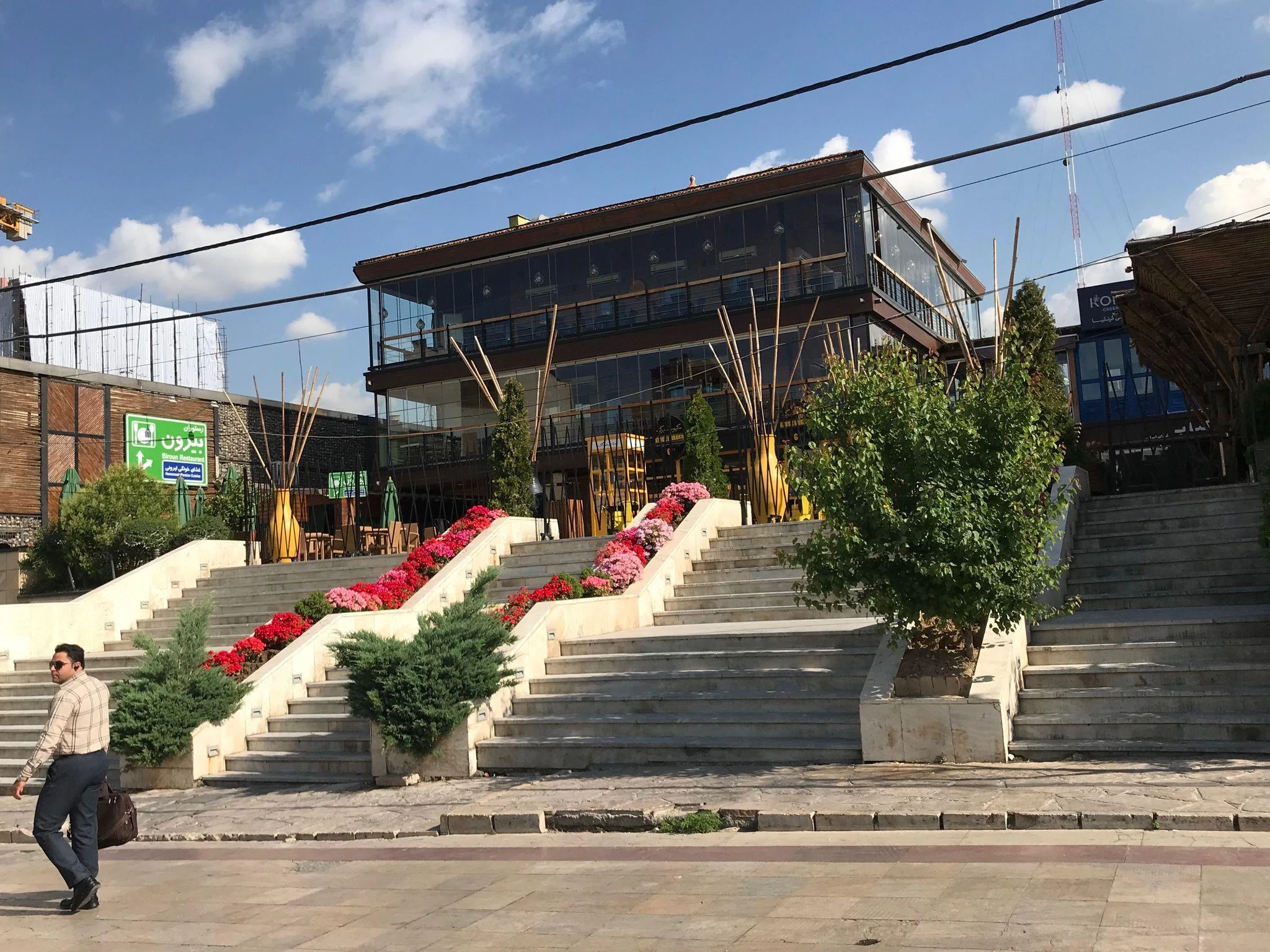 رستوران بیرون - فست فود در تهران