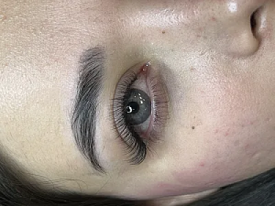 خدمات تخصصی اکستنشن مژه لیلی