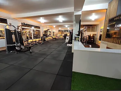باشگاه بدنسازی بانوان و اقایان