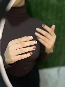 آموزش و خدمات تخصصی کاشت ناخن