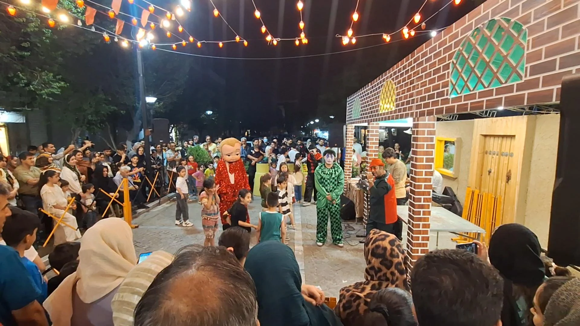 استخر یاس آبی