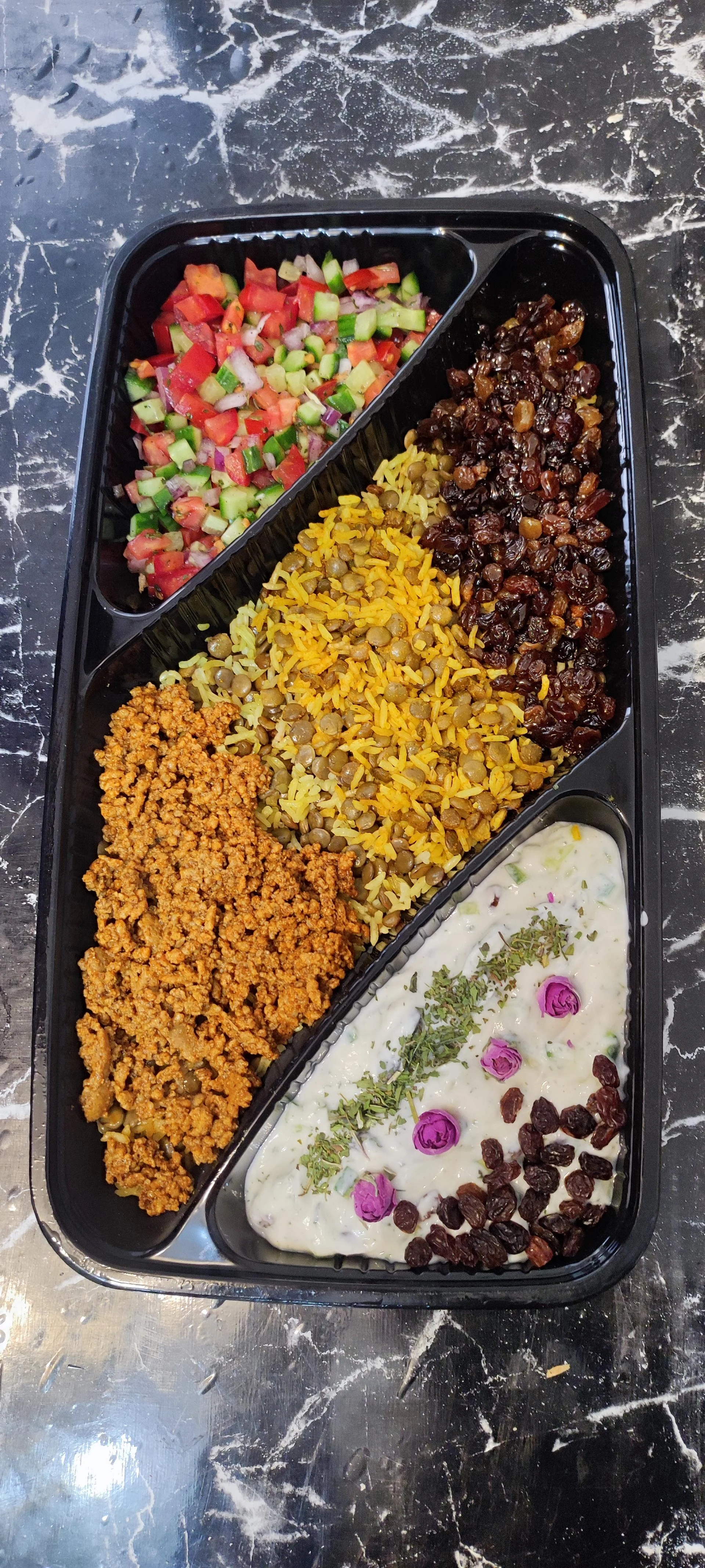 تهیه غذای زیتون