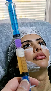 کلینیک پوست و مو راژین