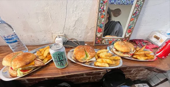 پیتزا و برگر ۱۴۰۰