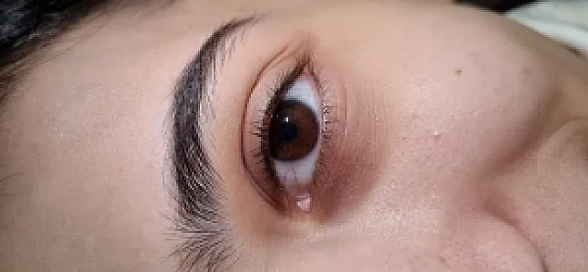 خدمات تخصصی اکستنشن مژه زر
