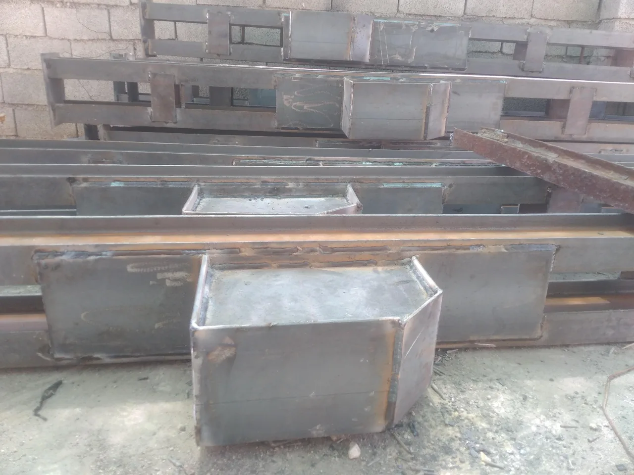 کارگاه جوشکاری عباس کریم زاده