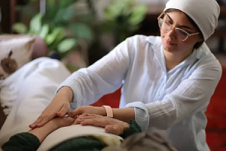 خدمات پرستاری در منزل شرکت امن و آرام