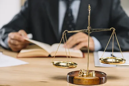 وکیل پایه یک دادگستری ریحانه علی اکبری