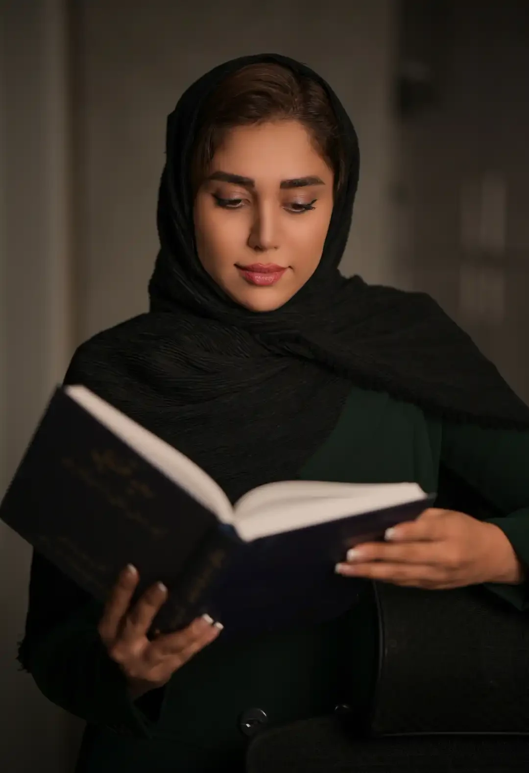 وکیل پایه یک دادگستری مبینا زنگنه