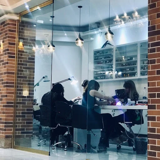 سالن زیبایی مقدم