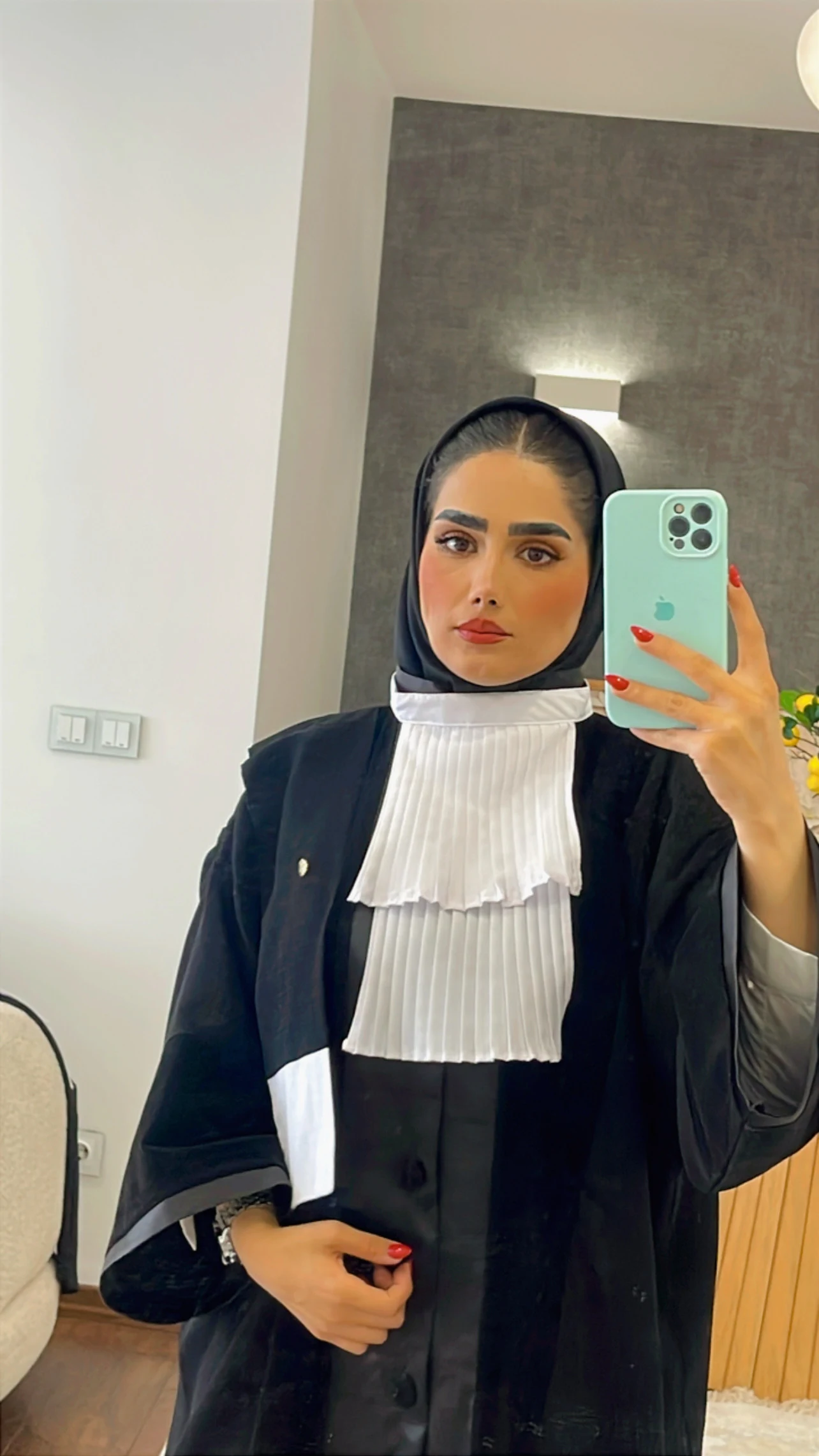 وکیل پایه یک دادگستری ندا احمدی - تصویر 3