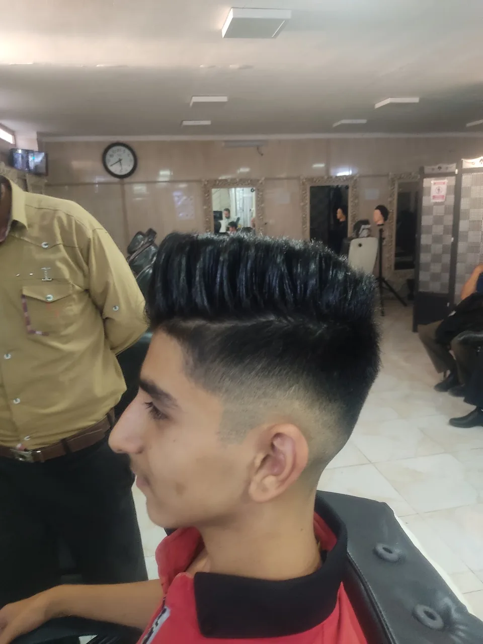 آموزشگاه پیرایش مردانه منافی