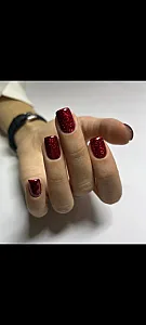 خدمات کاشت ناخن شیرین