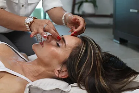 خدمات تخصصی فیشیال و پاکسازی با فیس یوگا