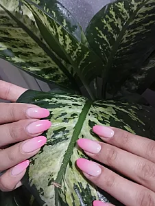 سالن تخصصی کاشت ناخن هانی