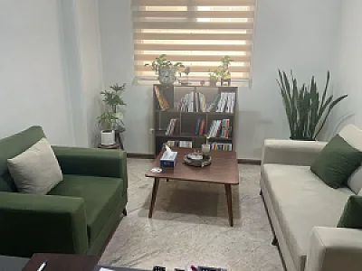 روانشناس بالینی ساناز جاویدی