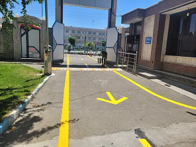 خط کشی محوری با رنگ سرد ترافیکی