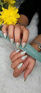 کاشت تخصصی ناخن