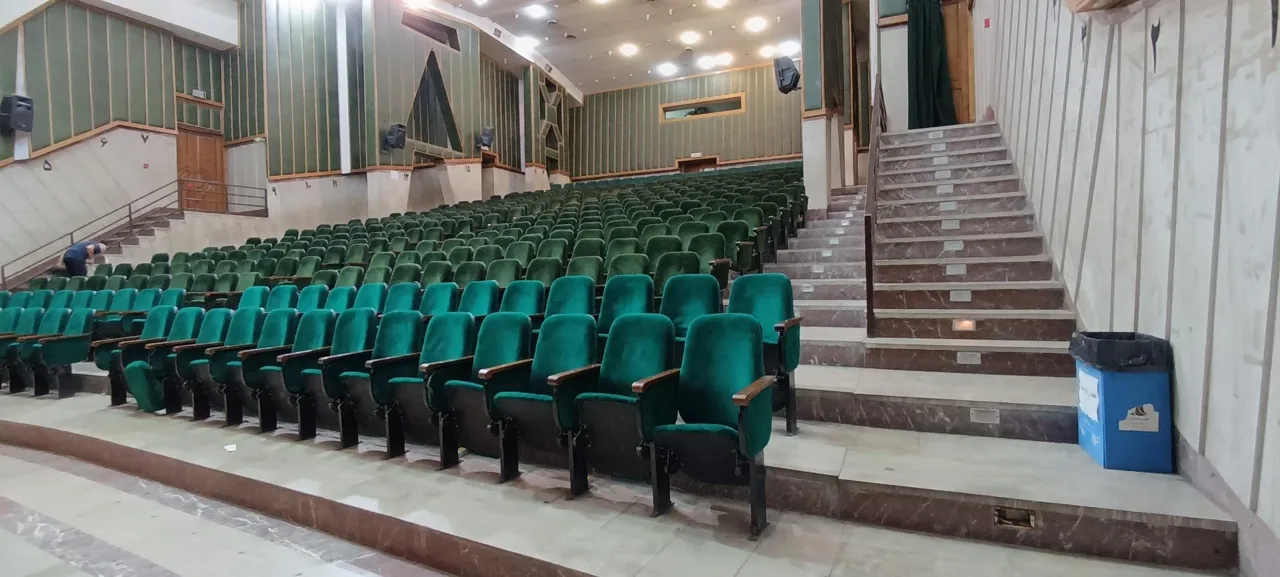 سالن آمفی تئاتر تربیت - تصویر 5