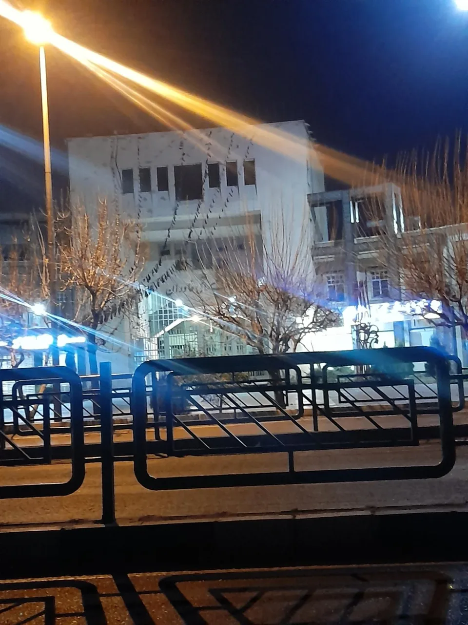 فرهنگسرای خاوران سالن آمفی تئاتر شهید مطهری - تصویر 2