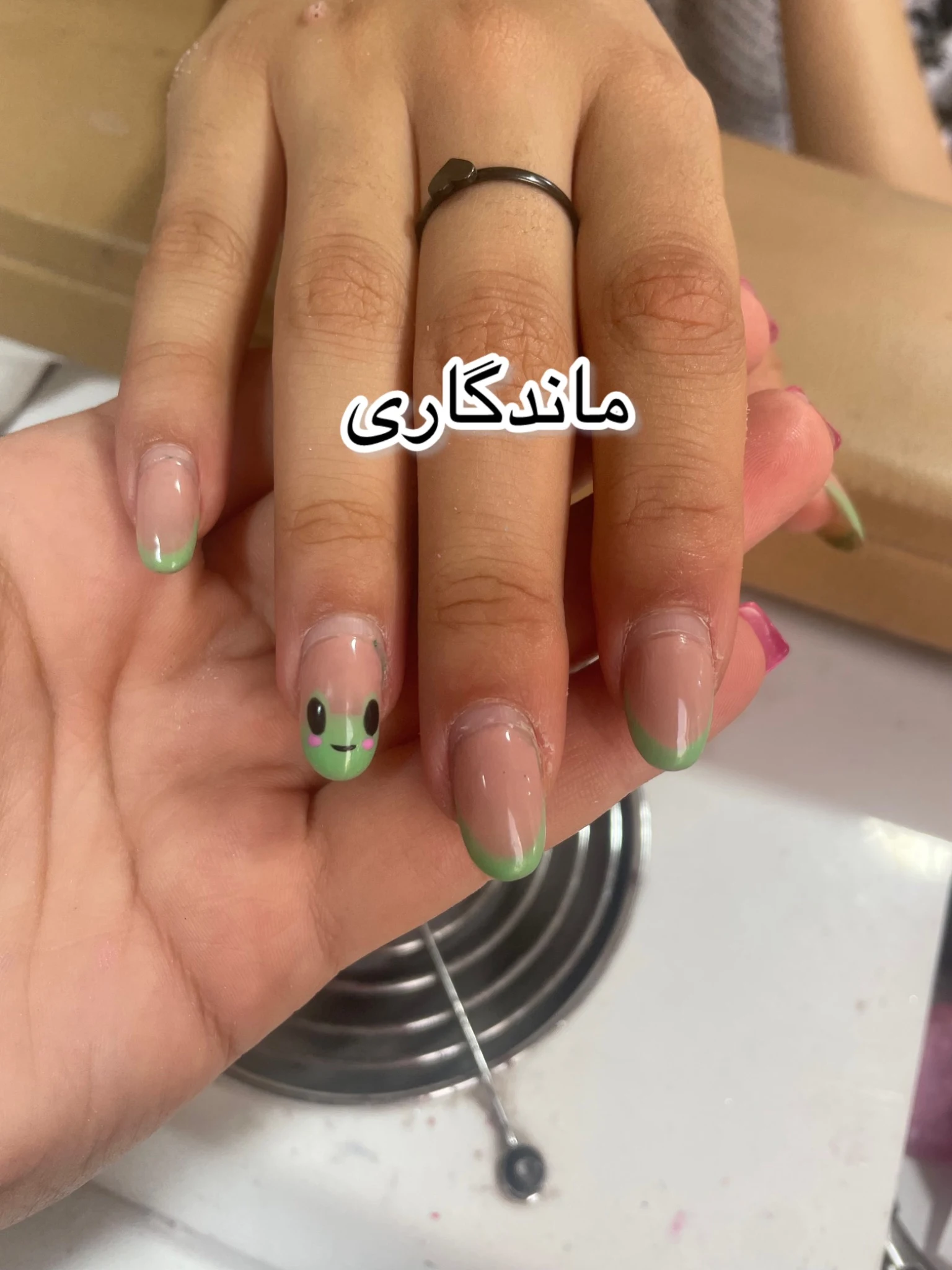 سالن تخصصی کاشت ناخن دنیا - تصویر 3