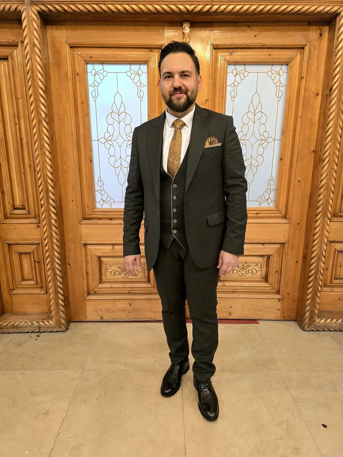 وکیل وحید پیرهادی - تصویر 2