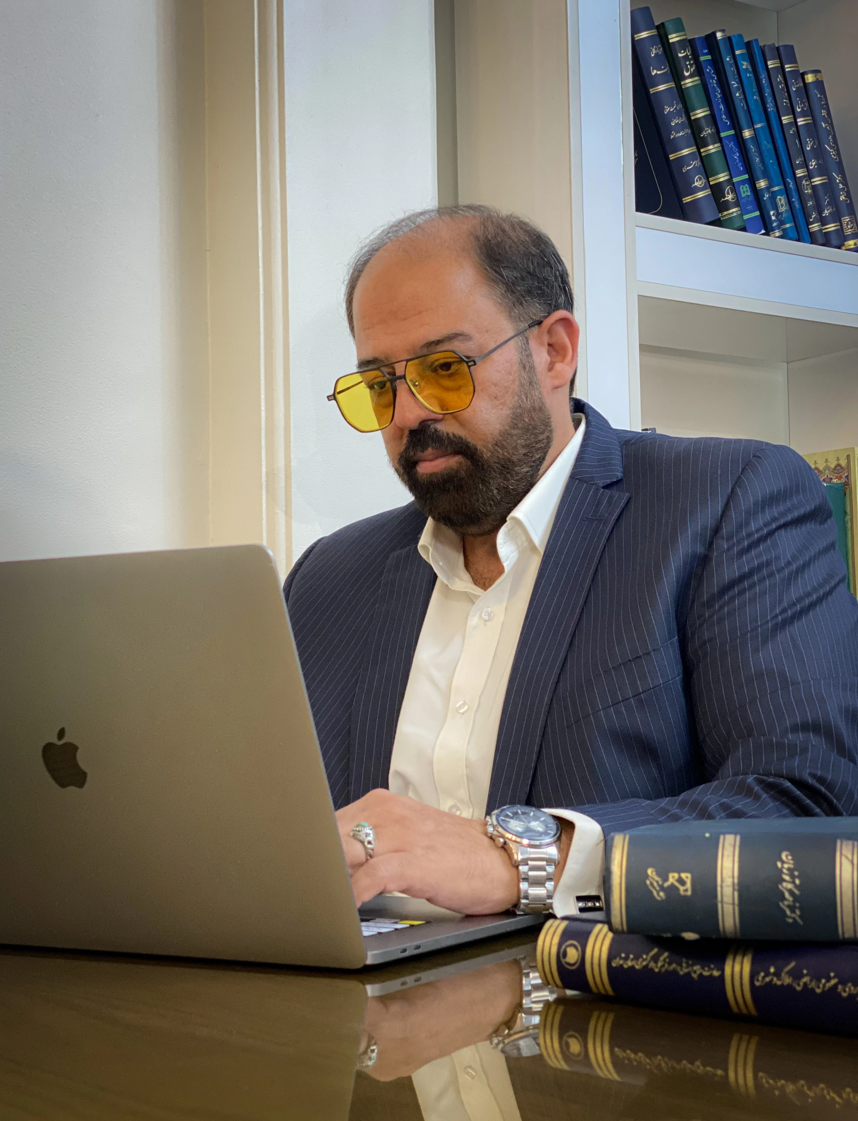 وکیل پایه یک دادگستری هادیان - دفتر وکالت در تهران