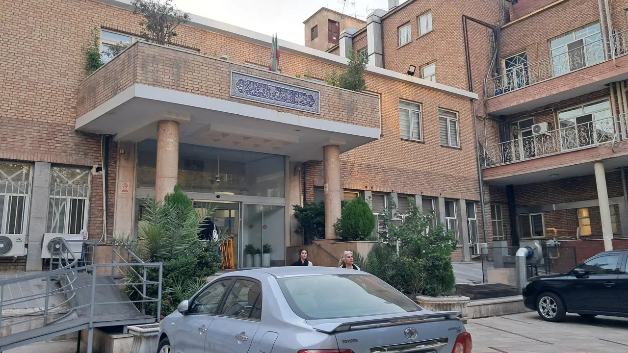 مرکز آموزشی و پژوهشی درمانی فیروزگر - تصویر 3