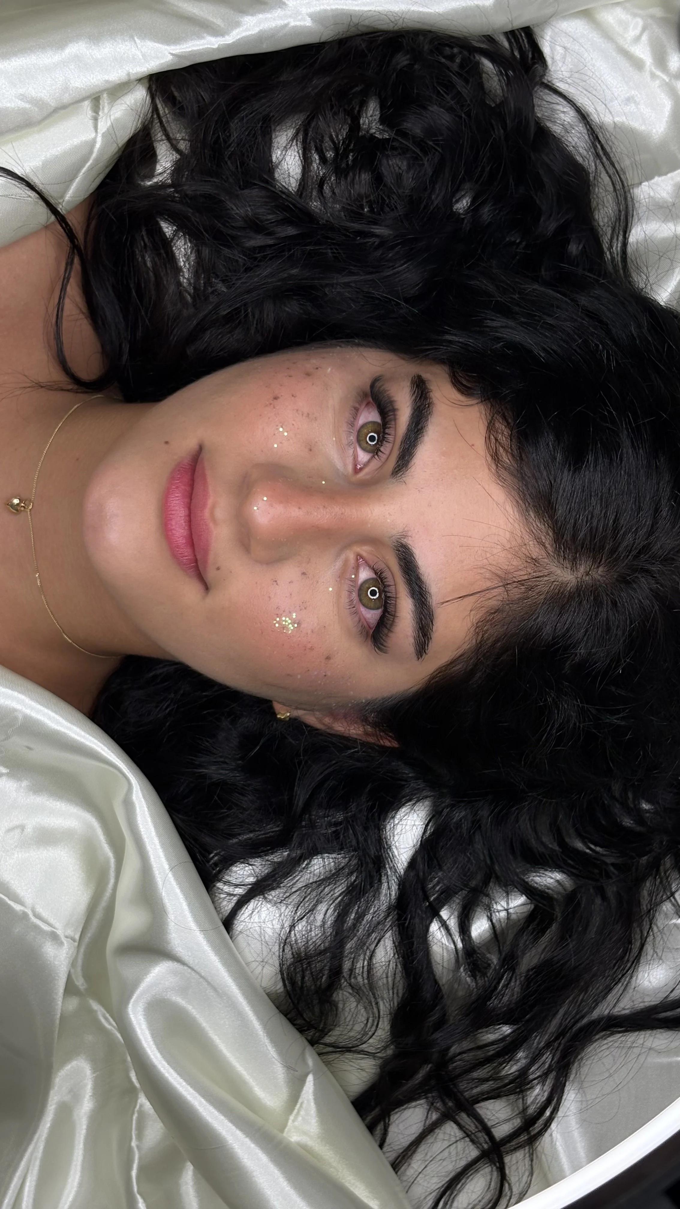 خدمات تخصصی مژه راپونزل - آرایشگاه زنانه در تهران