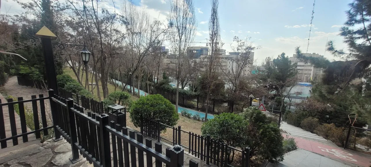 ایستگاه دوچرخه پارک ایران زمین - تصویر 3