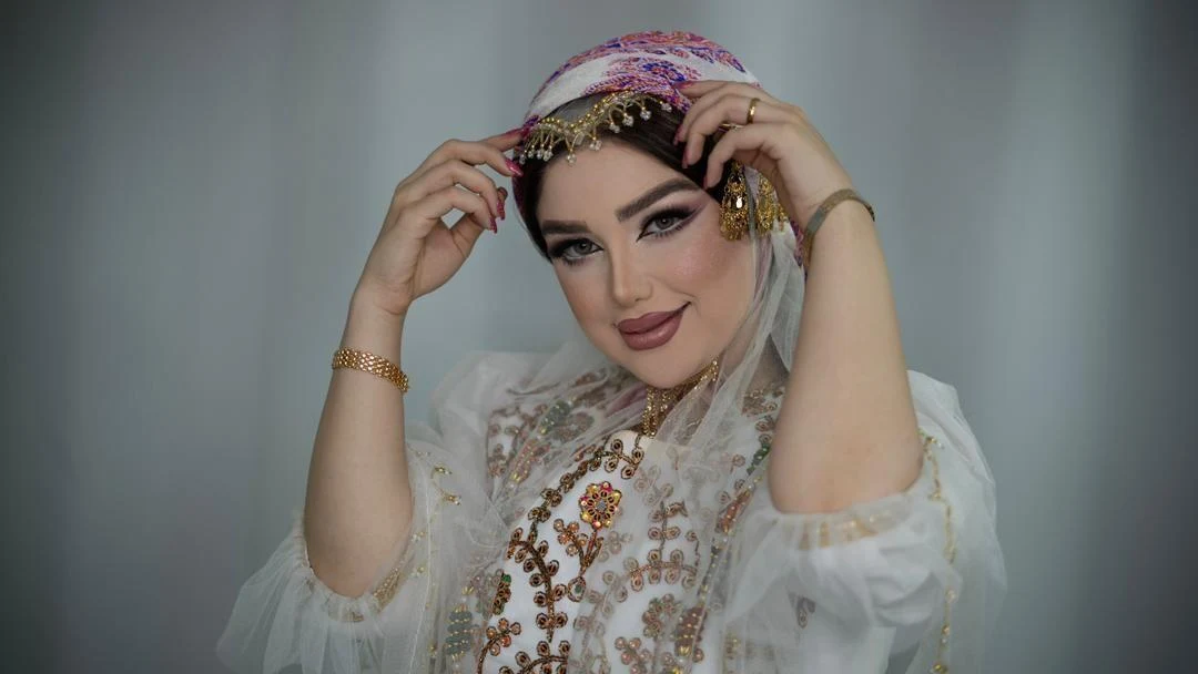 فیبروزکار و میکاپ کار عروس مریم روشن - تصویر 5