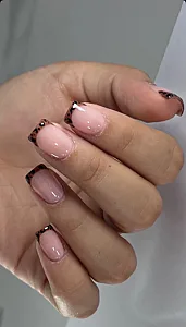 آموزش و خدمات کاشت ناخن مهدیه