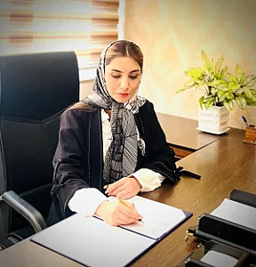 وکیل پایه یک  دادگستری پانیز میگلی