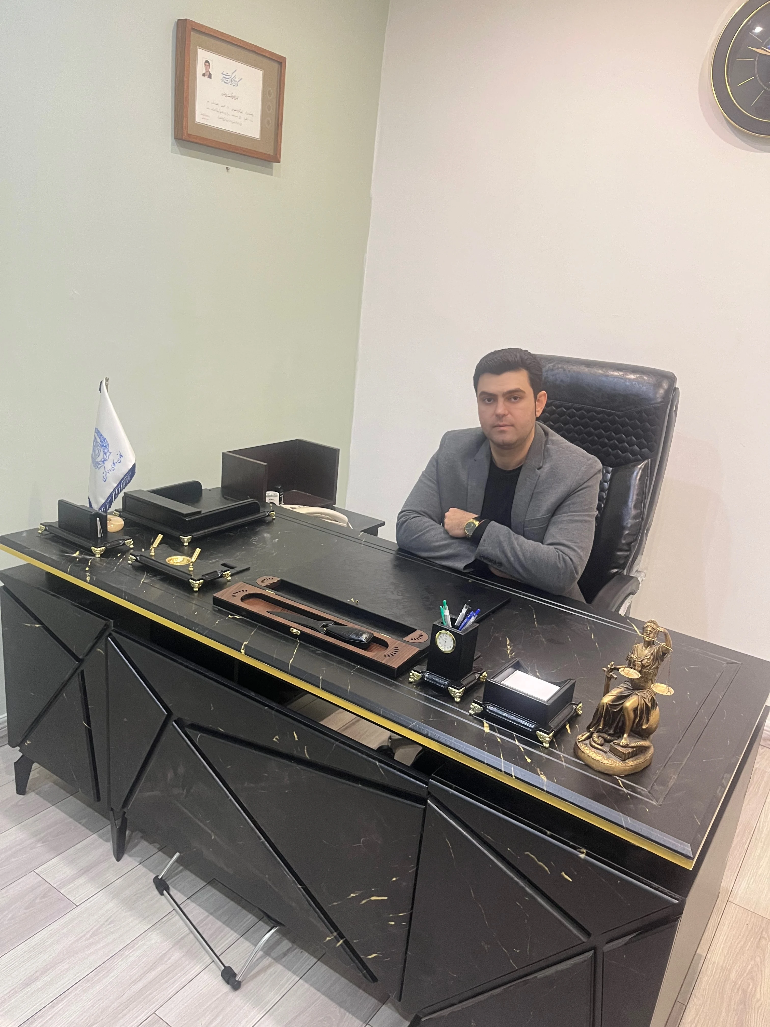 وکیل پایه یک دادگستری نوید حدادی