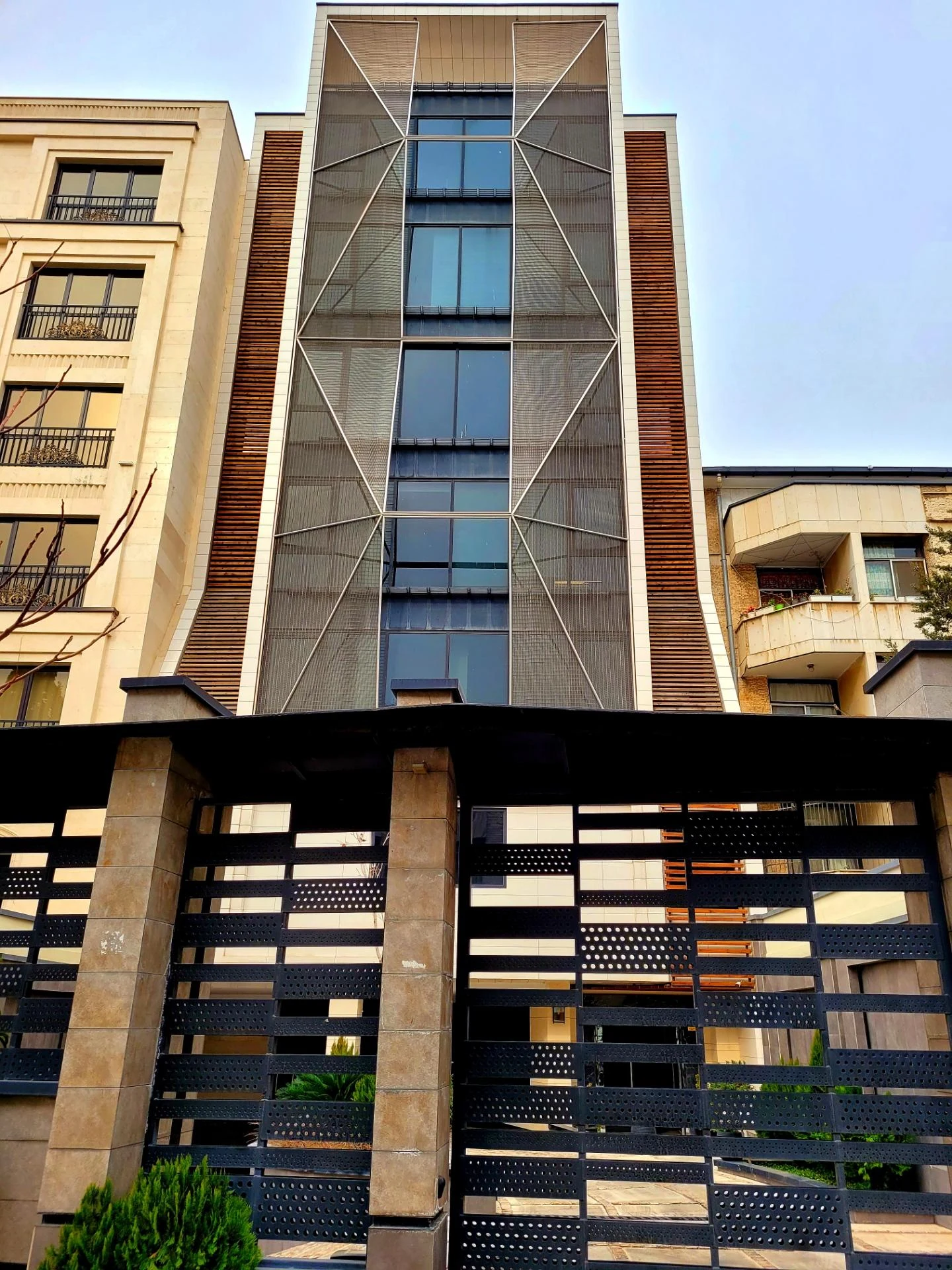 سنام ترابر ماهان