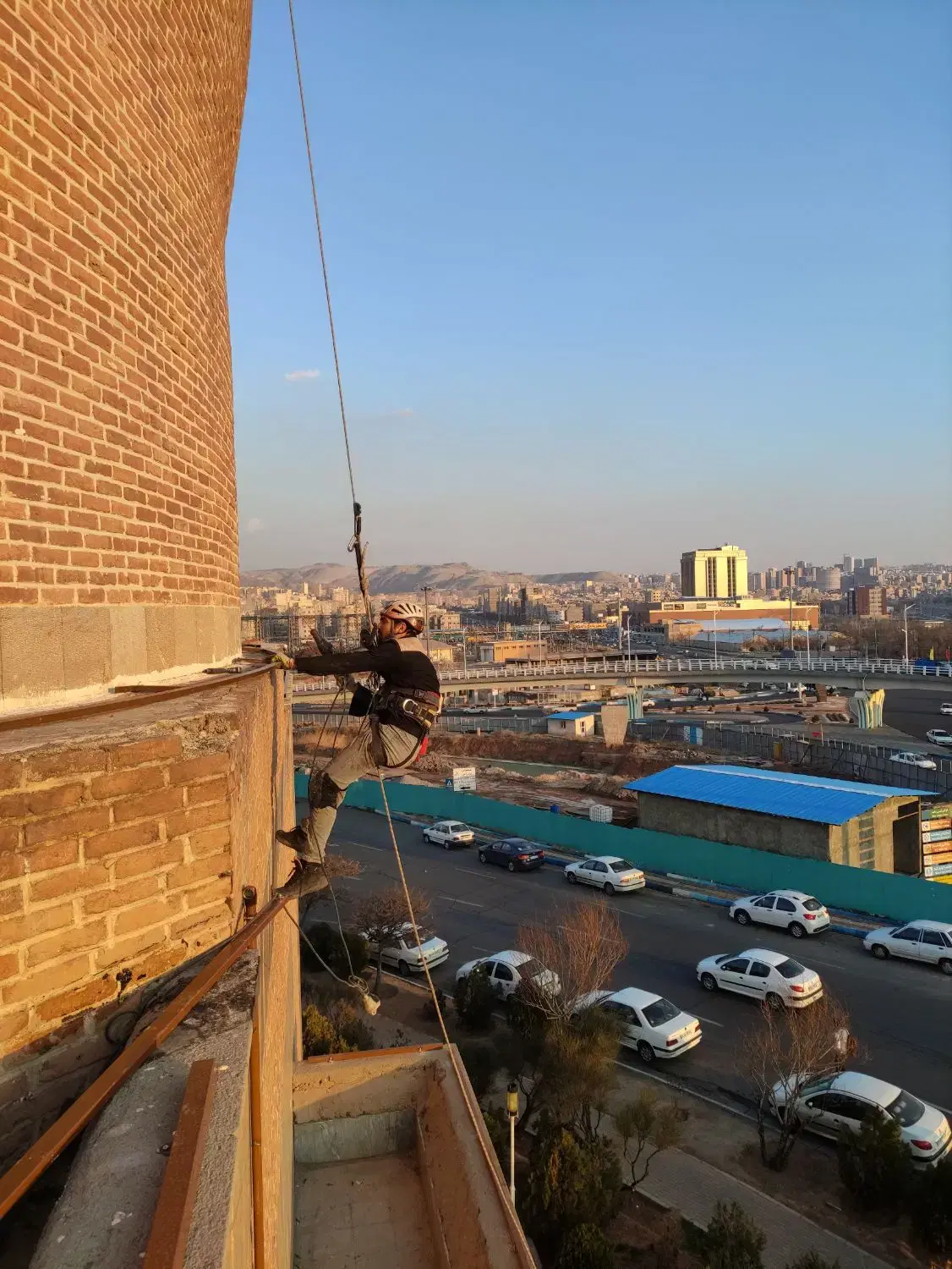 کار در ارتفاع با طناب - تصویر 6